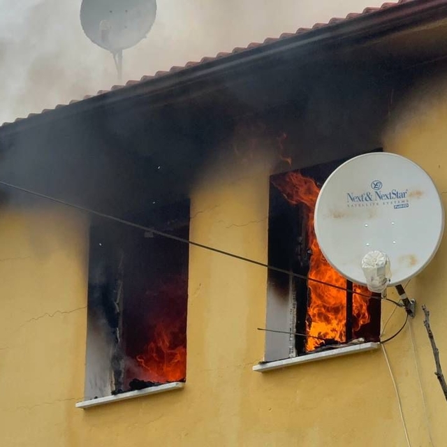 Bartın'da afet konutlarında çıkan yangın paniğe neden oldu