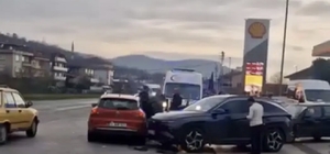 Bartın'da 3 aracın karıştığı kaza kamerada