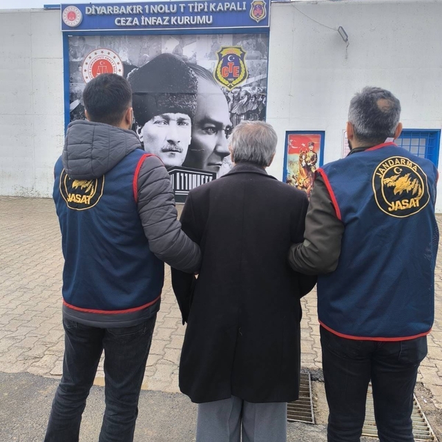 Diyarbakır'da haklarında kesinleşmiş hapis cezası bulunan 111 kişi yakaland...