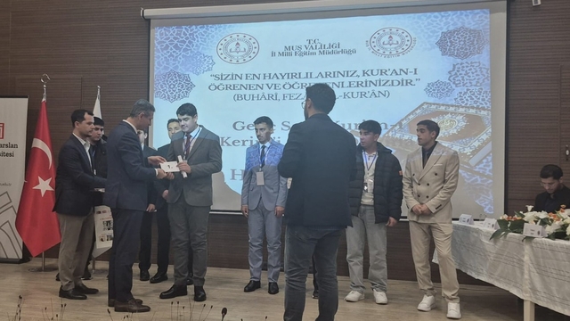 Kur'an-ı Kerim'i güzel okuma yarışmasında bölge birincisi Elazığ'dan