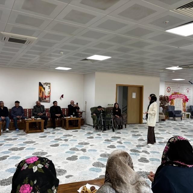 Huzurevinde Yaşlılar Haftası'na özel sergi