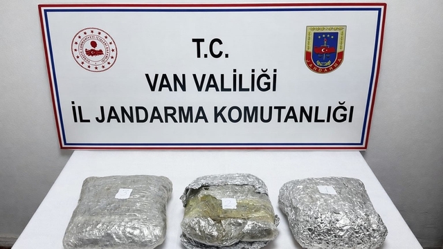 Çaldıran'da 4 kilo 60 gram skunk ele geçirildi
