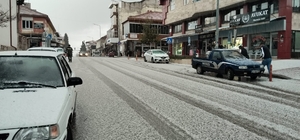 Çal’a Mart ayında kar düştü