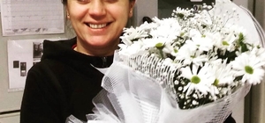 Spor salonunda fenalaşıp hastanede ölen hemşire 9 ay önce ölen oğlunun yanına defnedildi