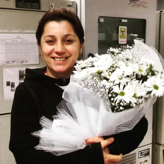 Spor salonunda fenalaşıp hastanede ölen hemşire 9 ay önce ölen oğlunun yanı...