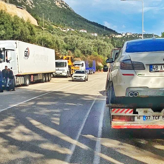 Antalya'da trafikte kavga eden sürücülere 360 bin lira ceza uygulandı