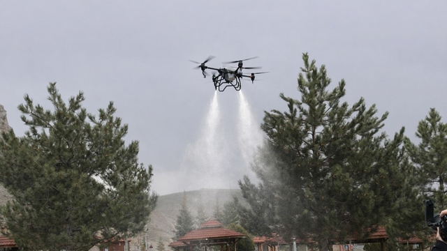 Sivas'ta keneye karşı havadan karadan mücadele
Sivas Belediyesi Veteriner İşleri Müdürlüğü, yaklaşan yaz mevsimi öncesinde halk sağlığını korumaya yönelik ilaçlama çalışmalarını hızlandırdı