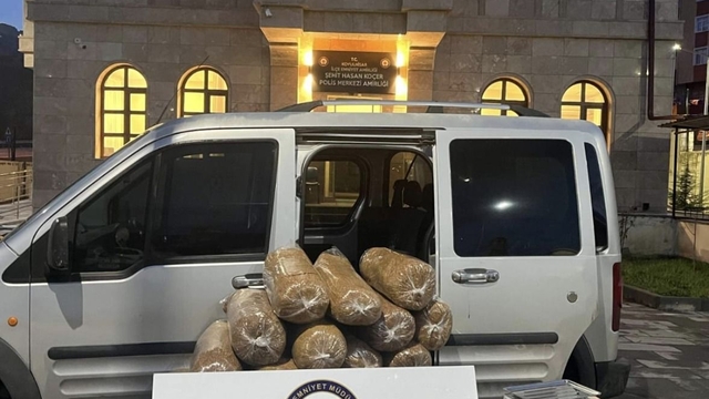 Sivas'ta 186 kilogram gümrük kaçağı tütün ele geçirildi
