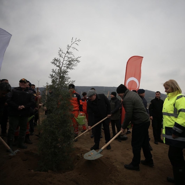 Çanakkale'de Dünya Ormancılık Günü'nde 5 bin fidan toprakla buluştu
