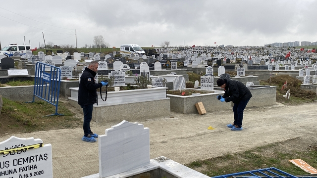 Mezarlıkta defin sırasında husumetlisini tabancayla yaraladı