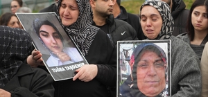 7 kişinin öldüğü yangın davasında aileler gözyaşlarına boğuldu "Bu bir cinayet, evlatlarımızın kanı yerde kalmasın" "Bizi nefes aldırmadan çalıştırdı" "İşe bir dakika geç gitsek çıkarılmamız için babasına talimat veriyordu"