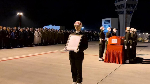 Askeri araç devrildi: 2 şehit, 3 yaralı