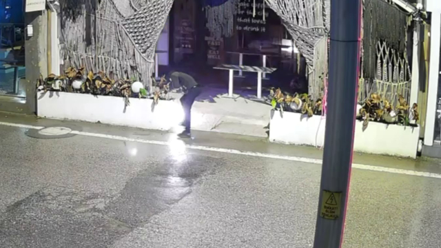 Kocaeli'de kafeyi kundaklayan 2 şüpheli yakalandı