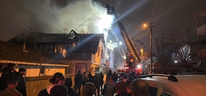 Elektrikli ısıtıcı evi alev alev yaktı: 3 kişi dumandan etkilendi