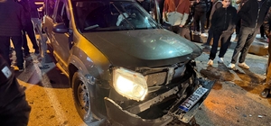 Elazığ'da otomobil ile SUV tipi araç çarpıştı, 3 kişi yaralandı
