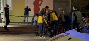 İkinci kattan düşen yaşlı kadın hayatını kaybetti Karısının öldüğünü gören yaşlı adam fenalık geçirdi