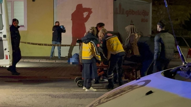 İkinci kattan düşen yaşlı kadın hayatını kaybetti
Karısının öldüğünü gören yaşlı adam fenalık geçirdi