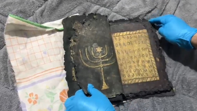 Aydın'da Bizans dönemine ait altın işlemeli dua kitabı ele geçirildi