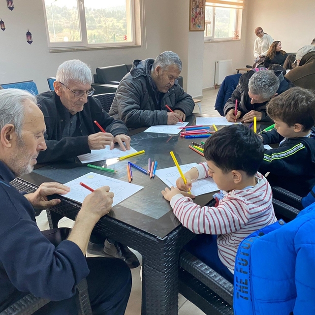 Çocuklardan büyüklerine huzurevinde ziyaret
Minik Kalplerden büyük çınarlar...