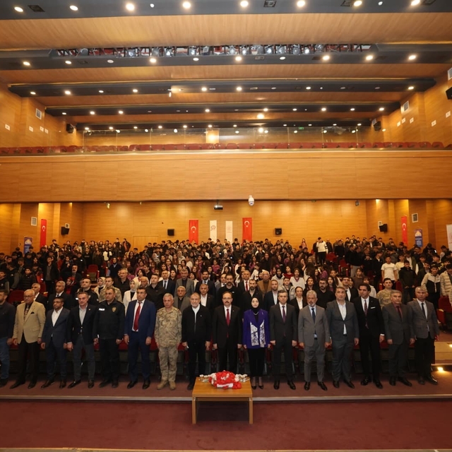 Siirt'te "Güneş Hadisesi" söyleşi programı düzenlendi