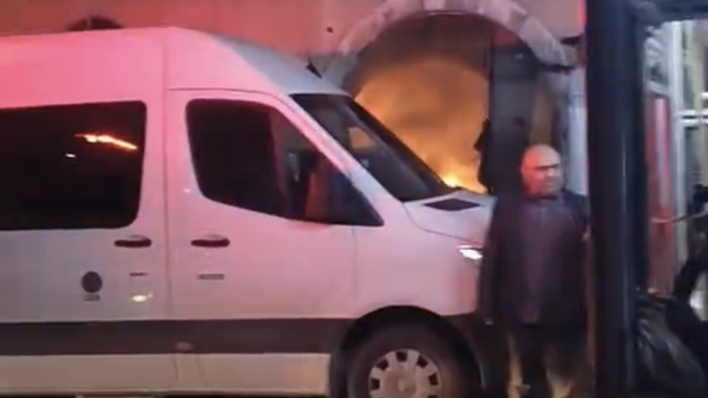 Bursa'da tarihi binada çıkan yangın söndürüldü