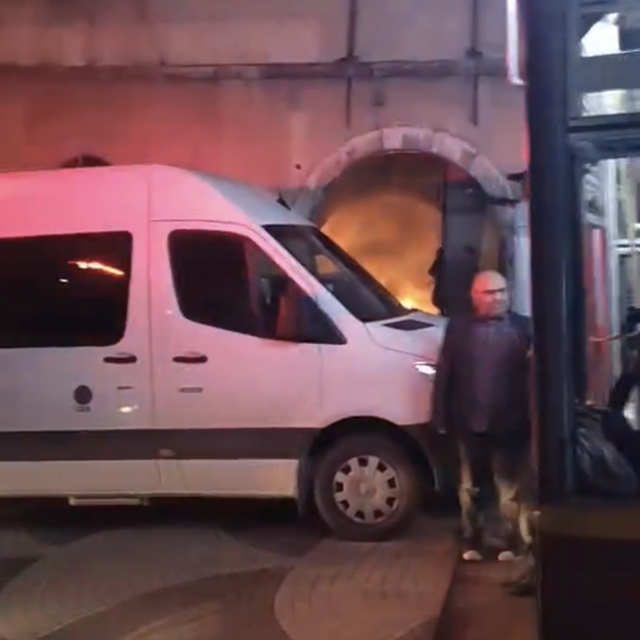 Bursa'da tarihi binada çıkan yangın söndürüldü