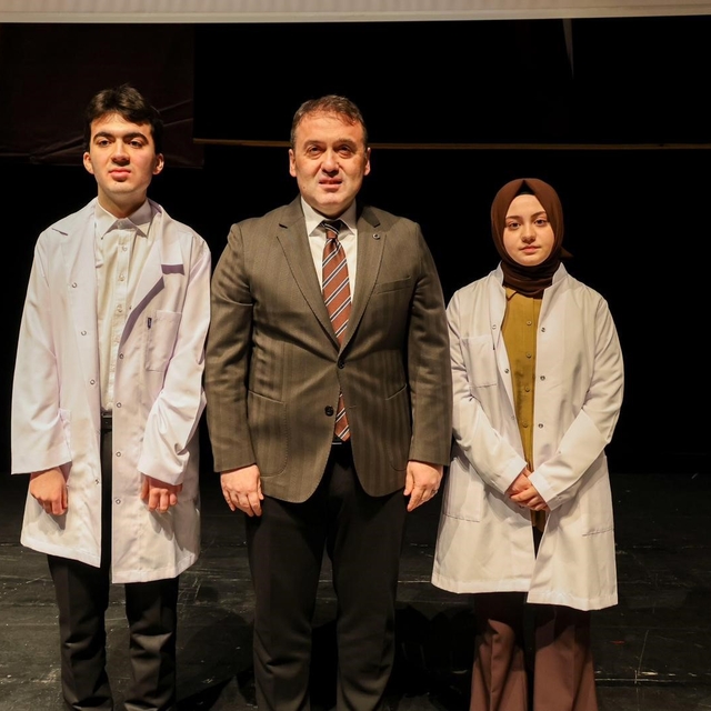 Bilecik'te Tıp Fakültesi öğrencileri beyaz önlüklerini giydi