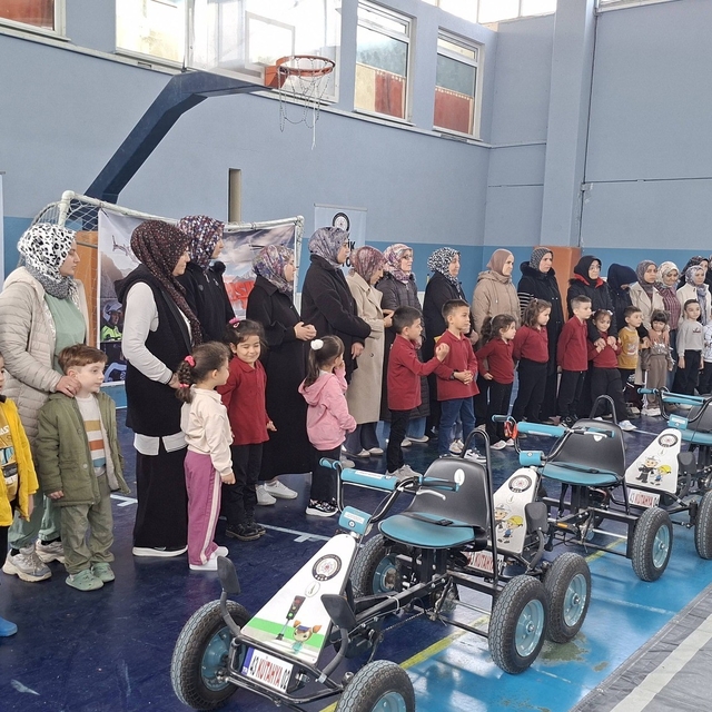 Hisarcık'ta öğrencilere uygulamalı ve teorik trafik eğitimi