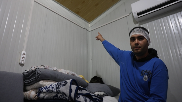 Bayram günü konteyneri delip geçen yorgun merminin kafasına isabet etmesiyle kabusu yaşadı
"Herhalde milyonda bir olan olay bana denk geldi, bu bölgede de böyle bir şey olduğunu hiç duymadım"