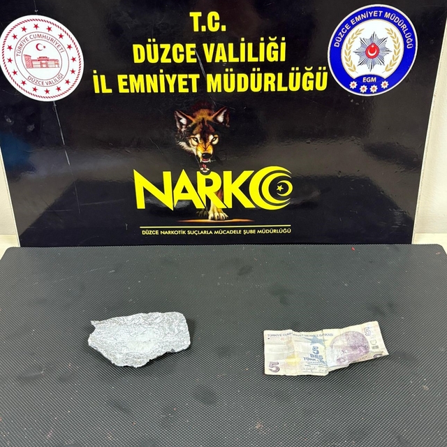 Düzce'de 2 zehir tacirine polis operasyonu