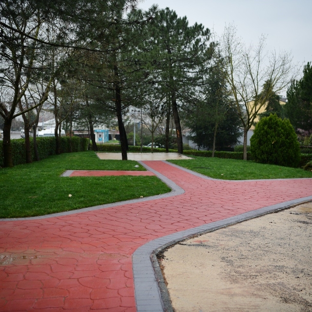 Çayırova'da yeşil alanlarda revizyon mesaisi