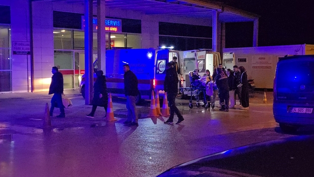 Samsun'da otomobil ormanlık alana yuvarlandı: 7 yaralı