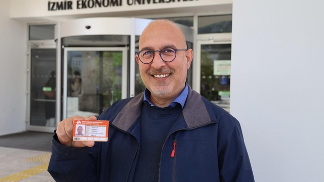 İzmir Ekonomi'nin 49'luk genç mimarı