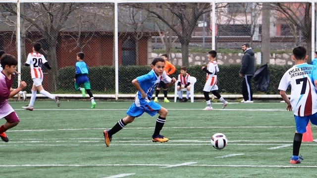 Körfez'de 250 öğrenci şampiyonluk için yarışıyor