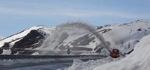 Kar ve tipi nedeniyle 4 aydır ulaşıma kapanan yol açılıyor
