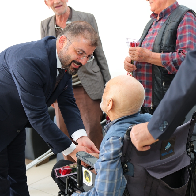 Bayburt'ta huzurevi sakinlerinin Yaşlılar Haftası kutlandı