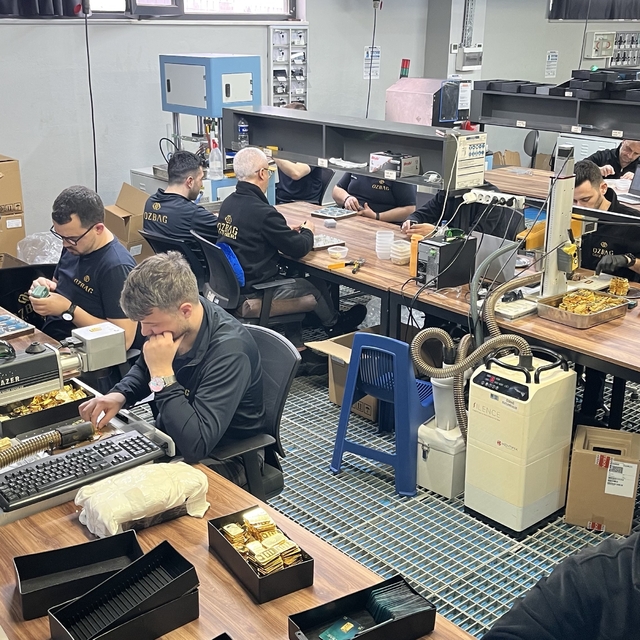 Talebe yetişmek için gece gündüz böyle altın üretiyorlar
Altın piyasasında...