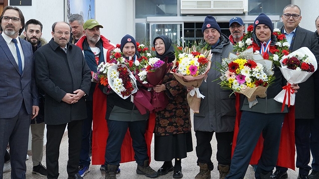 ETÜ'lü Bingül kardeşler, Zihinsel Engelliler Dünya Kayak Şampiyonası'nda 6 madalya kazandı