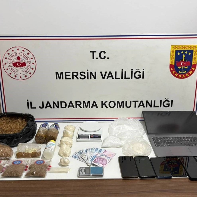 Mersin'de uyuşturucu ticareti yapan 4 şüpheli tutuklandı