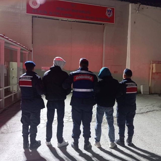 Bilecik'te 2 hırsızlık süphelisi tutuklandı
Şüphelilerden ele geçirilen çal...