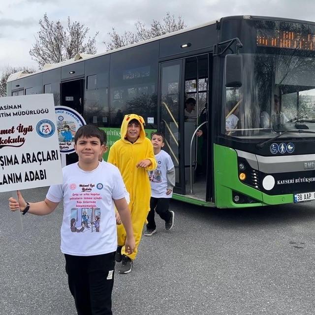 Büyükşehir Ulaşım A.Ş. ile 'Nezaket Yolda Kalmasın' projesini hayata geçird...