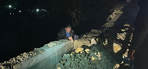 Köprüden atlamak isteyen şahıs 4 saat sonra ikna edilebildi