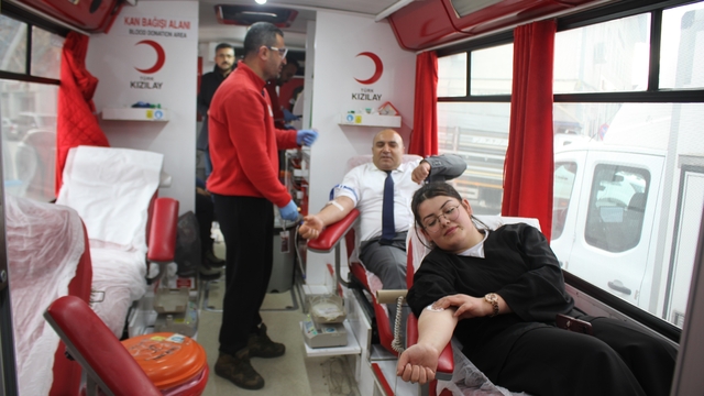 Malazgirt'te kan bağışı kampanyasına yoğun ilgi