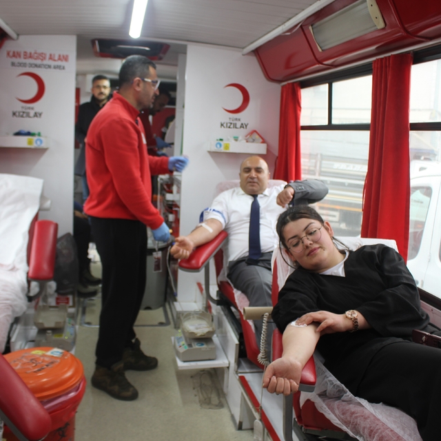 Malazgirt'te kan bağışı kampanyasına yoğun ilgi