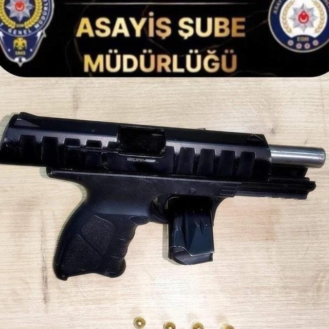 Şüpheli otomobilde ruhsatsız tabanca ele geçirildi