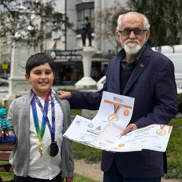 Torundan dedeye en güzel bayram hediyesi
Kavaklı'nın torunundan uluslararas...