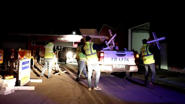 Başkan Büyükkılıç: "Kartal Kavşağı'nda gece yarısı start verildi"