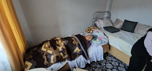 İHA'nın haberi ses getirdi: Yatağa bağımlı yaşlı kadın koruma altına alındı