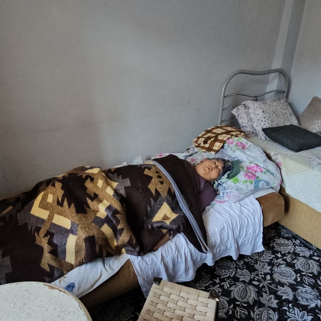 İHA'nın haberi ses getirdi: Yatağa bağımlı yaşlı kadın koruma altına alındı