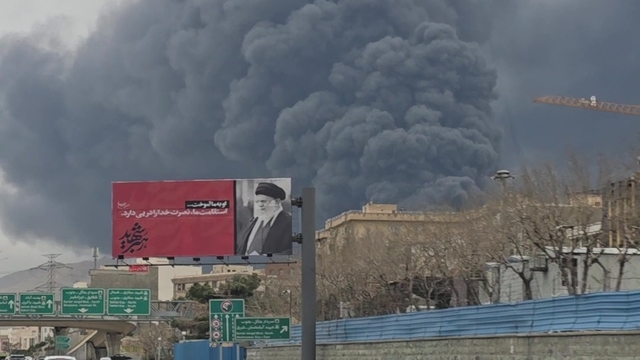 Savaşın ilk anlarına tanıklık etti, 50 saatte Türkiye'ye geldi
Savaşın ortasında 50 saatlik zorlu yolculuk
İran'dan dönen Türk yönetici o anları anlattı